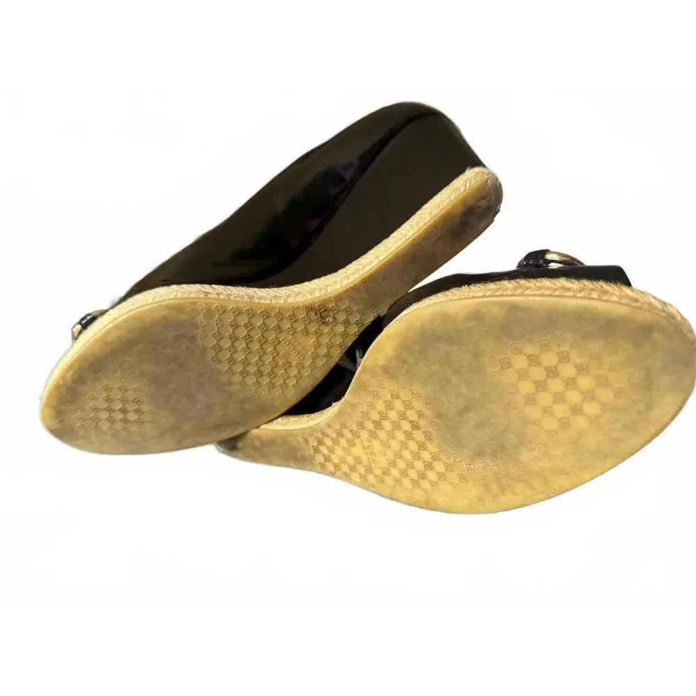 Gucci Black Patent Leather Wedge Heels with Gold Horsebit Detail, EU 39 - Picture 6 of 9